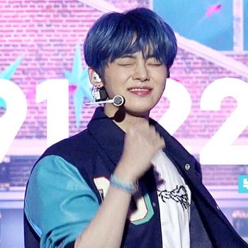 [TXT Yeonjun Fancam] 191227 가요대축제 SHINee 누난 너무 예뻐(Replay) COVER - 투모로우바이투게더 연준 직캠